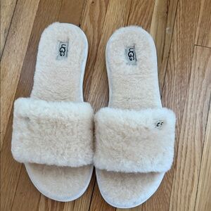 UGG Cream Fluffy Slippers